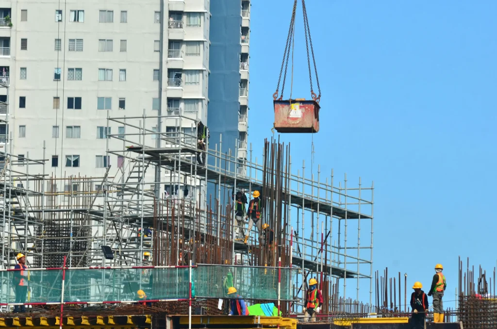 المقاولات العامة والبناء